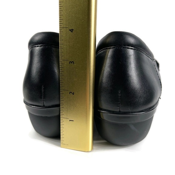 CLARKS Collection Soft Cushion Insole Clogs - Picture 9 of 11